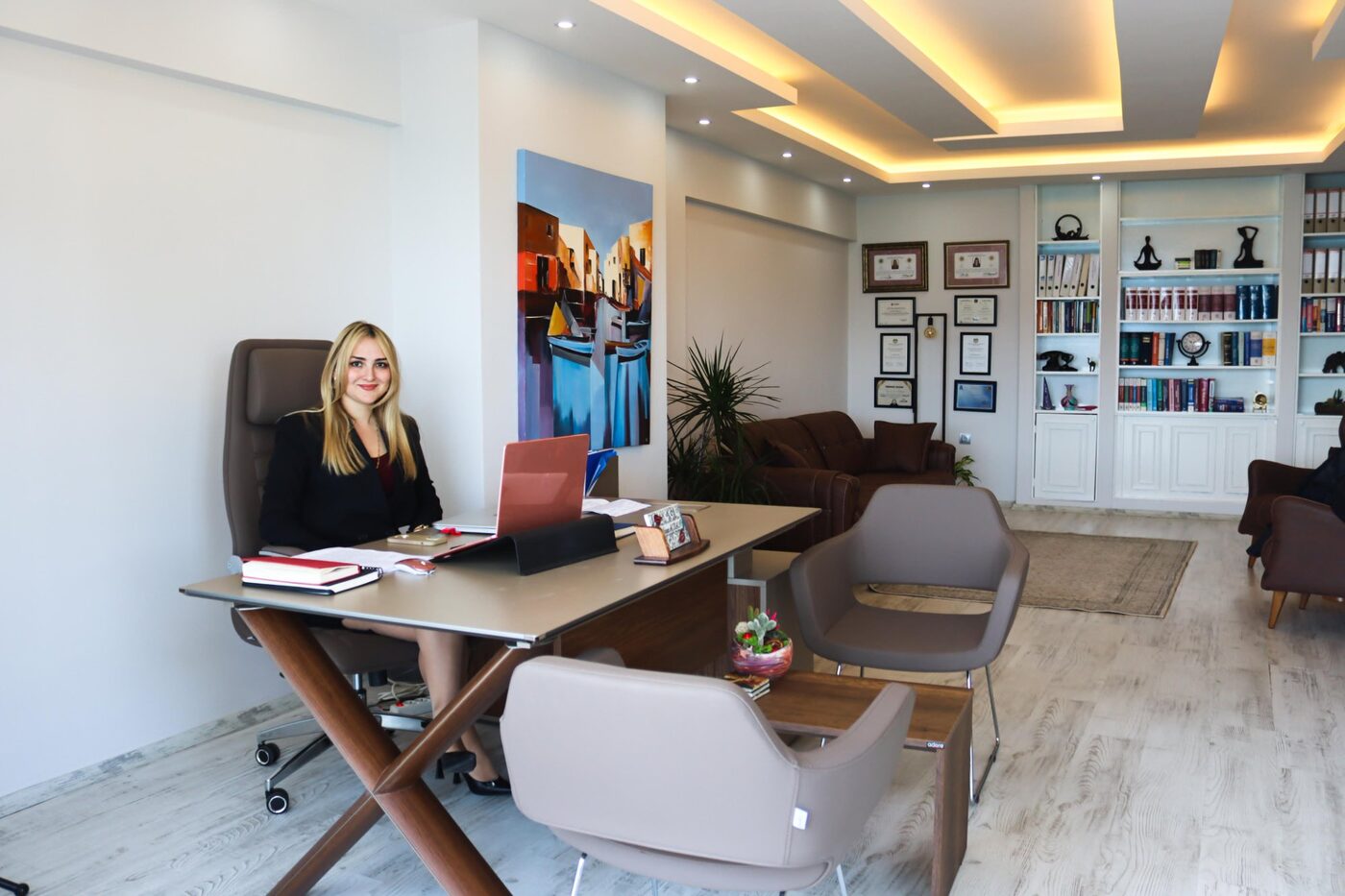 Avukat Sinem Acikalin Marmaris hukuk burosu kurucu avukat